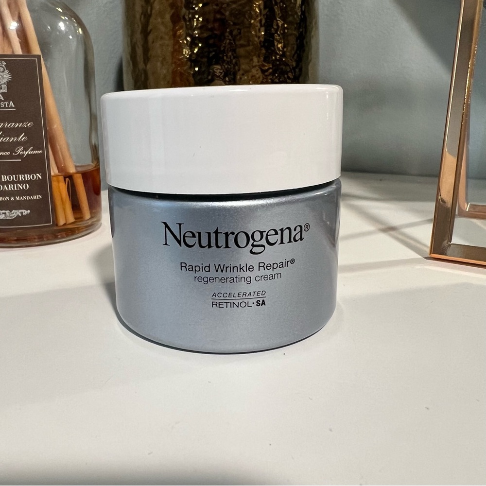 NWOT - Neutrogena - Rapid Wrinkle Repair® Regenerating Retinol Cream